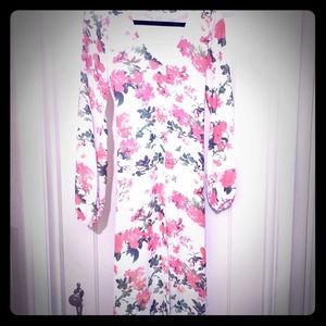 Long sleeved dress with flower pattern